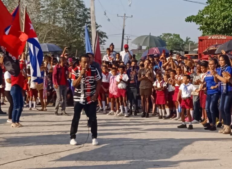 Cuba: Cándido Fabré critica